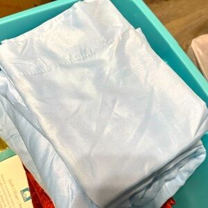 100% polyester Elegant/Silk Like 4 piece baby blue Full sheets set 🛌